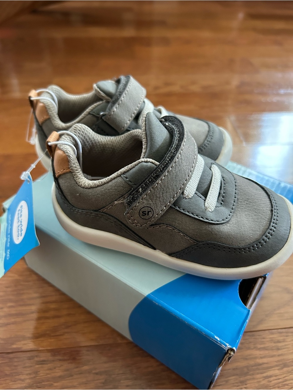 Stride Rite 360 Nick Gray Sneakers with Hook-and-Loop Strap Toddler Boy 6 NWT - Picture 2 of 6